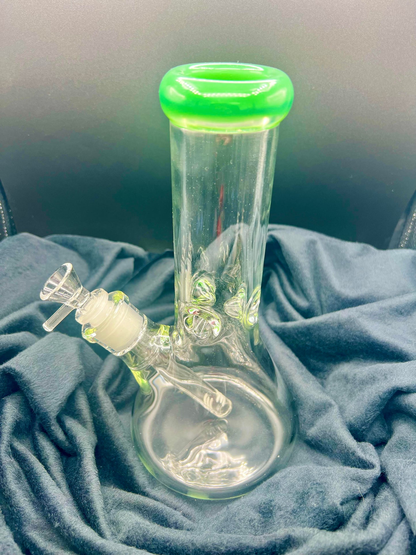 10" 7 mm Thick Beaker - Green