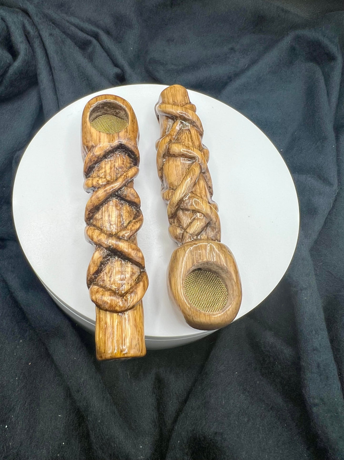 Kings Hand-Carved Detailed Wooden Pipes