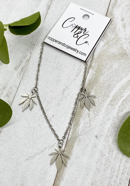 Chronic 3 Leaf Anklet - Stainless by Copper & Co